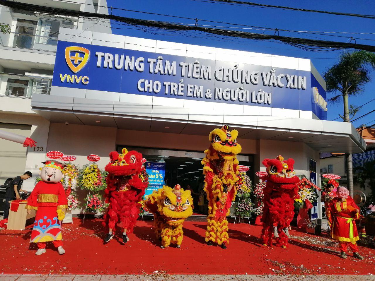 Cho thuê thảm đỏ sự kiện