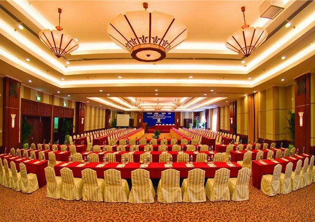 Cho thuê bàn ghế sự kiện